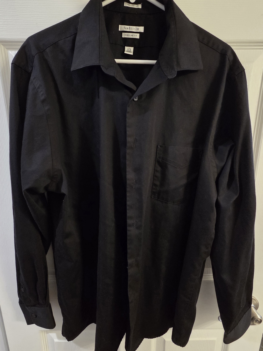 Van Heusen Black Long-Sleeve Dress Shirt